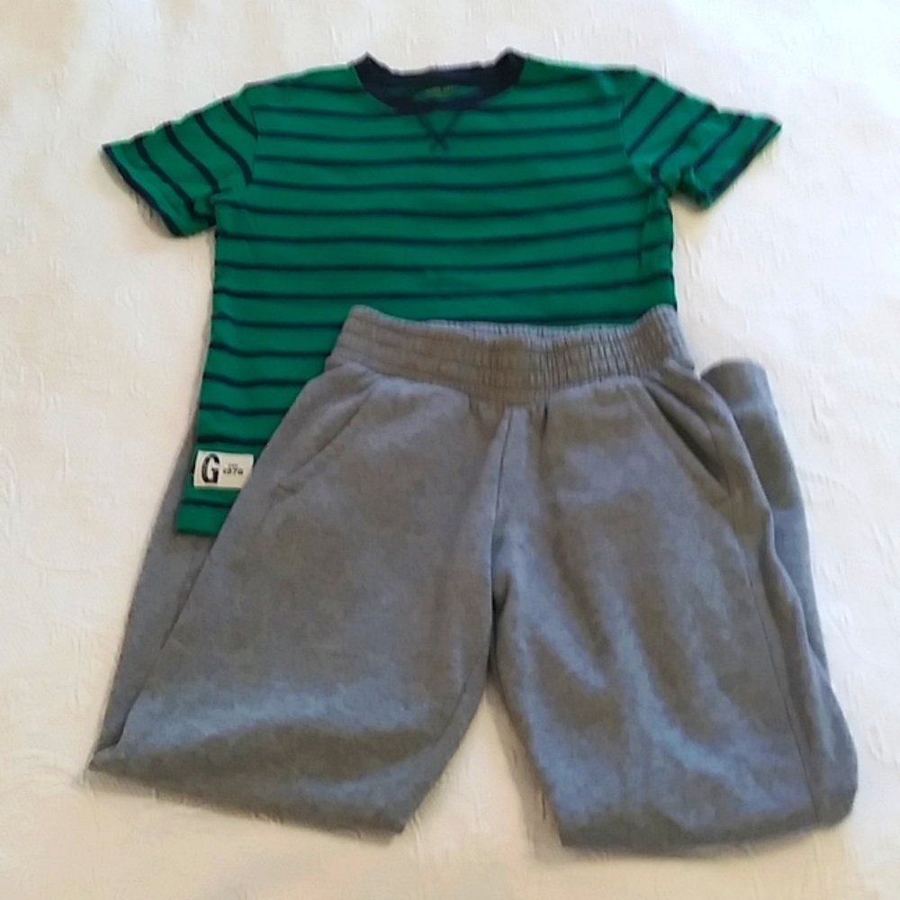 Boys bundle of Gymboree Tshirt size 10 & Champion Grey sweats joggers size 10/12